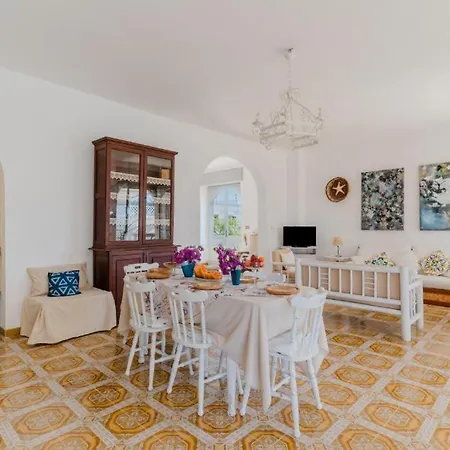 Villa Lola *